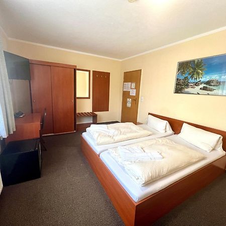 Pension Garbsen Bagian luar foto