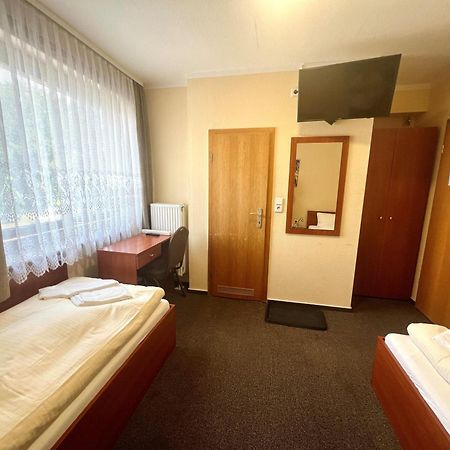 Pension Garbsen Bagian luar foto
