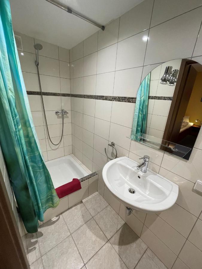 Pension Garbsen Bagian luar foto